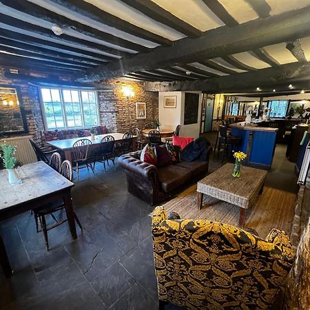 The Holford Arms Hotel Tetbury Exterior photo