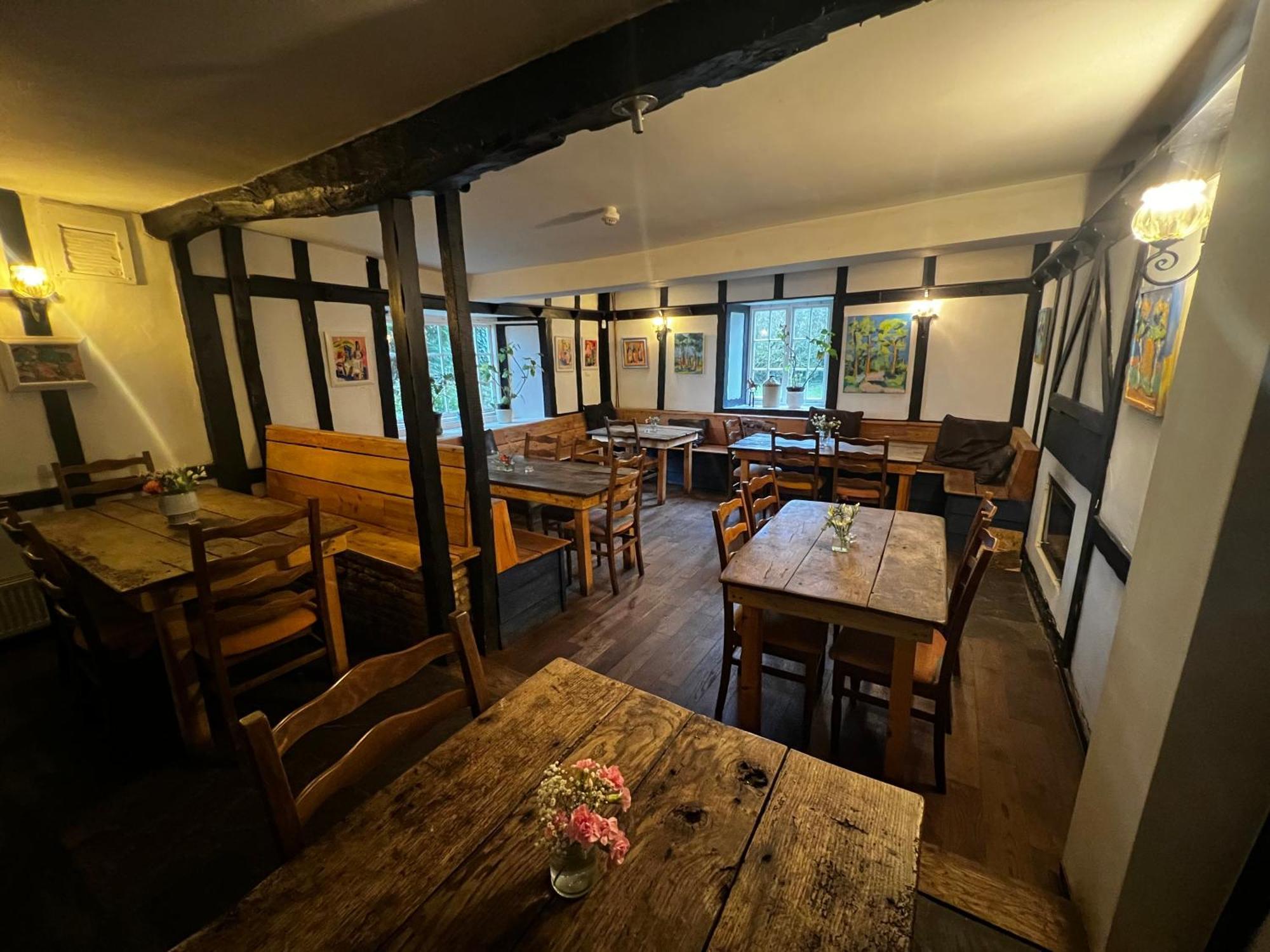 The Holford Arms Hotel Tetbury Exterior photo